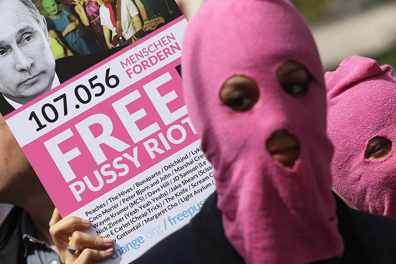 Фотография: Резонанс, вызванный приговором Pussy Riot №21 - BigPicture.ru
