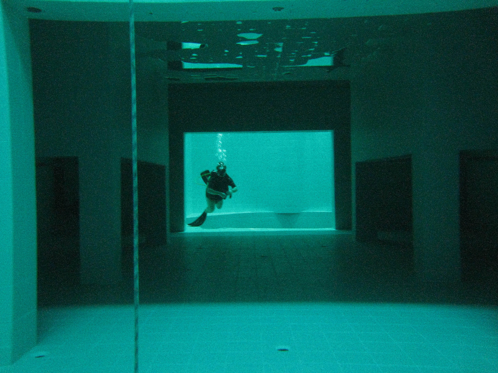 Фотография: 7 самых удивительных фактов о самом глубоком бассейне в мире №7 - BigPicture.ru