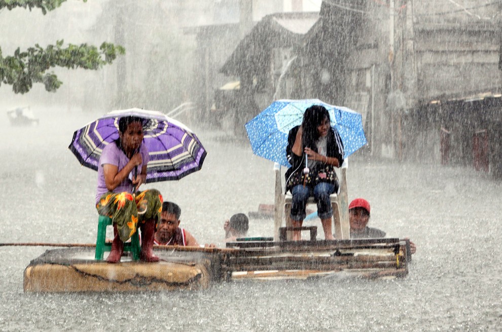 Фотография: Наводнение на Филиппинах: столица страны затоплена №2 - BigPicture.ru