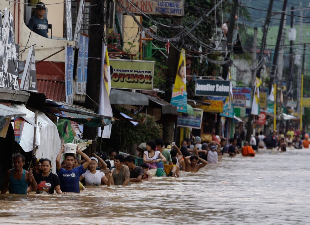 Фотография: Наводнение на Филиппинах: столица страны затоплена №12 - BigPicture.ru