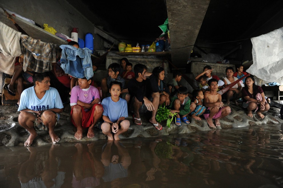 Фотография: Наводнение на Филиппинах: столица страны затоплена №10 - BigPicture.ru