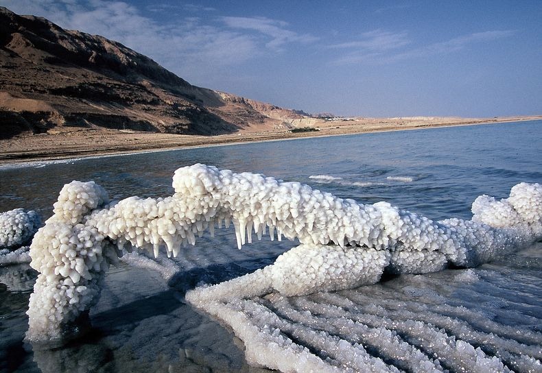 Фотография: Странные соляные образования в Мертвом море №10 - BigPicture.ru