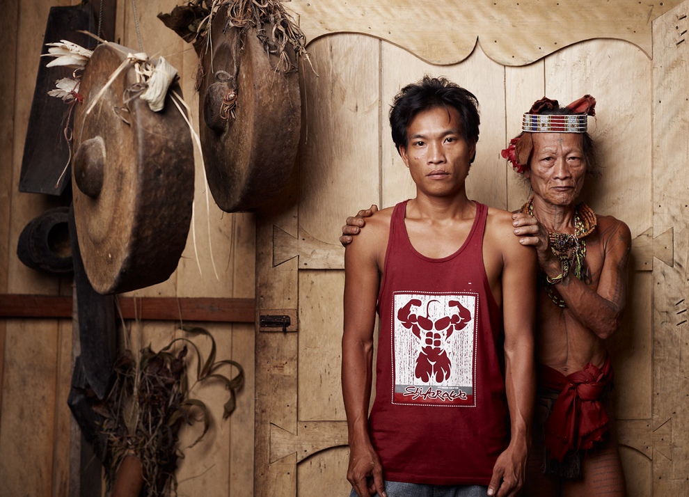 Фотография: Портреты коренных жителей архипелага Ментаваи №17 - BigPicture.ru