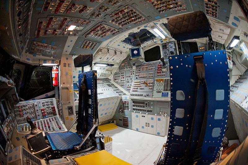 Фотография: В кабине пилота космического челнока №6 - BigPicture.ru