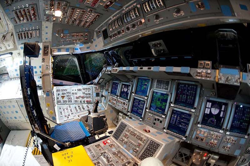 Фотография: В кабине пилота космического челнока №7 - BigPicture.ru