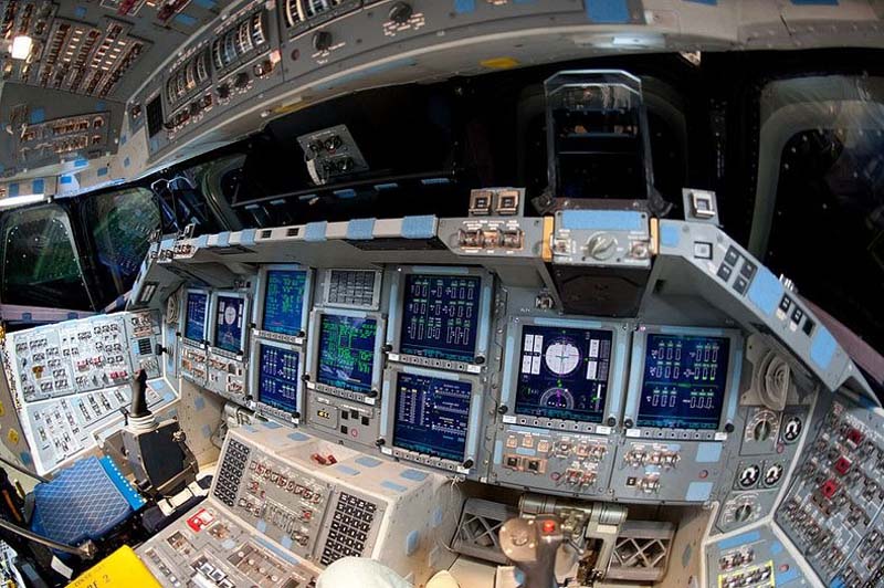 Фотография: В кабине пилота космического челнока №8 - BigPicture.ru