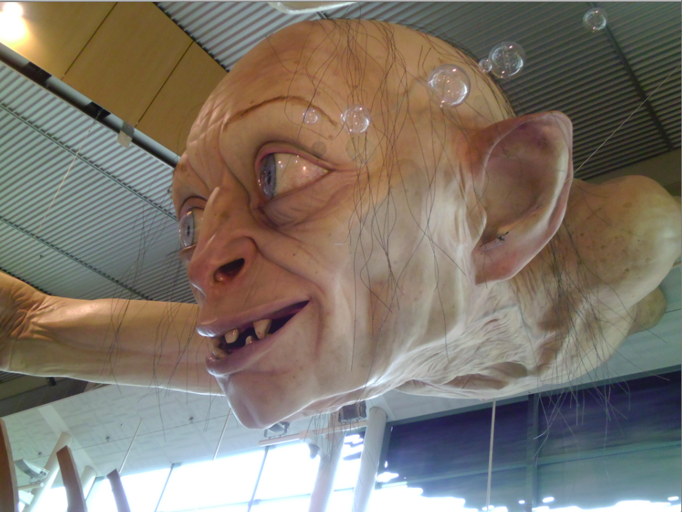 Фотография: Гигантский Горлум в ново-зеландском аэропорту №6 - BigPicture.ru