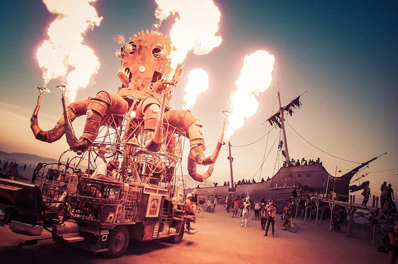 Фотография: Инсталляции на фестивале Burning Man глазами Трея Рэтклиффа №11 - BigPicture.ru