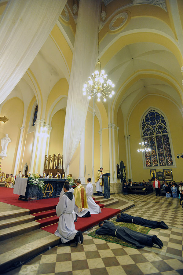 Фотография: Один вечер из жизни Римско-Католического кафедрального собора в Москве №17 - BigPicture.ru