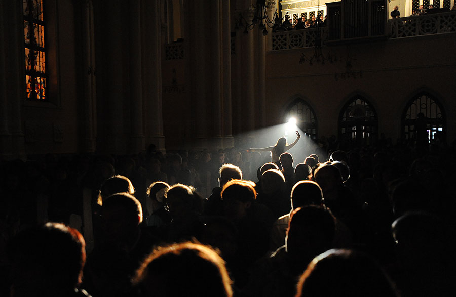 Фотография: Один вечер из жизни Римско-Католического кафедрального собора в Москве №37 - BigPicture.ru