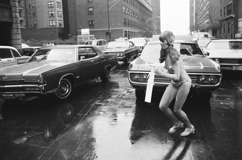 Фотография: За 40 лет до Femen - акция топлесс в Нью-Йорке 1971-года №17 - BigPicture.ru