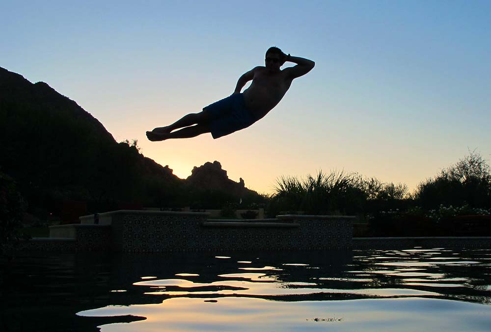 Фотография: Leasure Dive: Зависая над бассейном №12 - BigPicture.ru