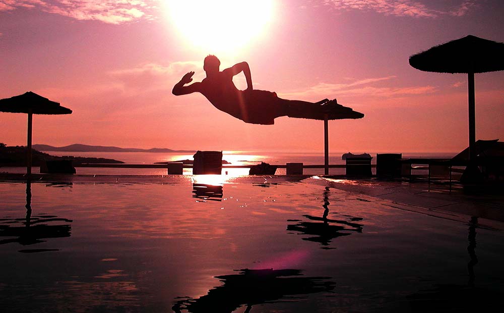 Фотография: Leasure Dive: Зависая над бассейном №7 - BigPicture.ru