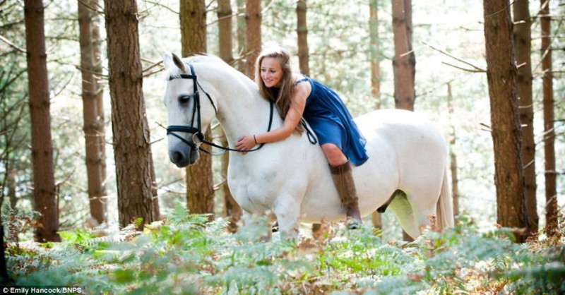 Фотография: Девушка и лошадь №1 - BigPicture.ru