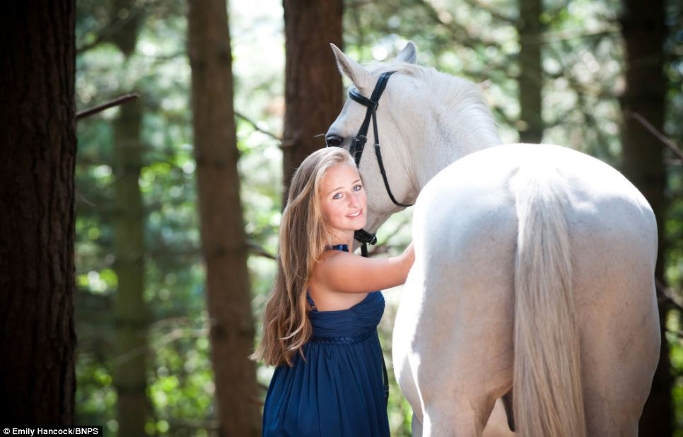 Фотография: Девушка и лошадь №14 - BigPicture.ru