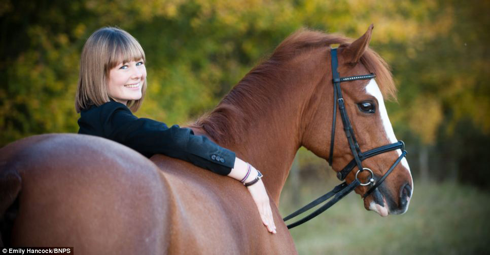Фотография: Девушка и лошадь №3 - BigPicture.ru