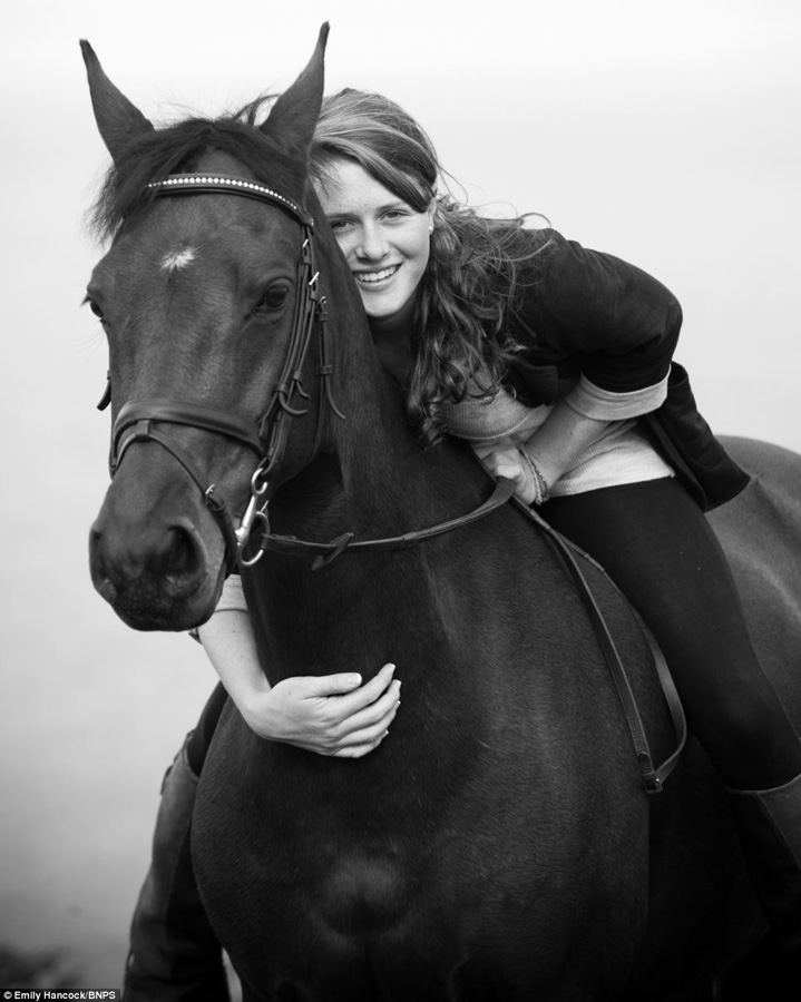 Фотография: Девушка и лошадь №5 - BigPicture.ru