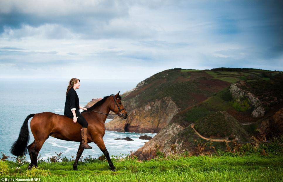 Фотография: Девушка и лошадь №7 - BigPicture.ru