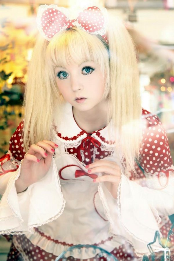 Фотография: 15-летняя девочка из Англии стала новой куклой Барби №6 - BigPicture.ru