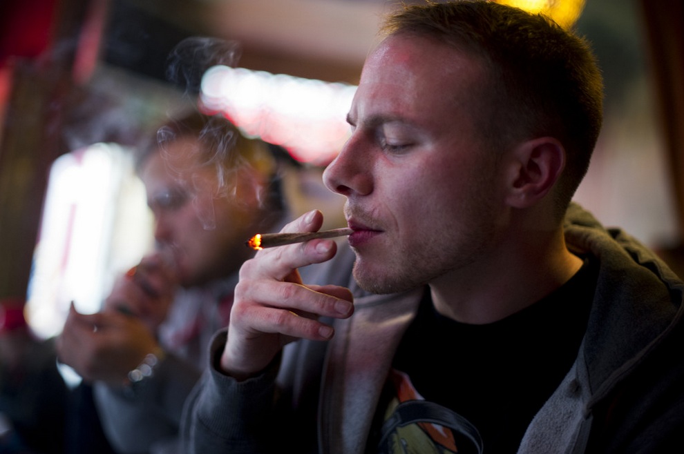 амстердам курение марихуаны