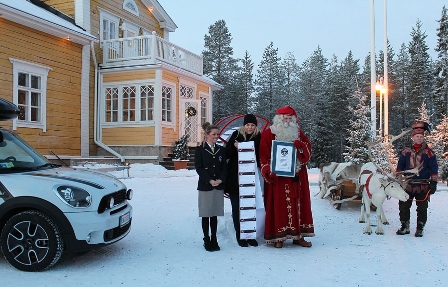 Фотография: MINI едет к Санта Клаусу №13 - BigPicture.ru