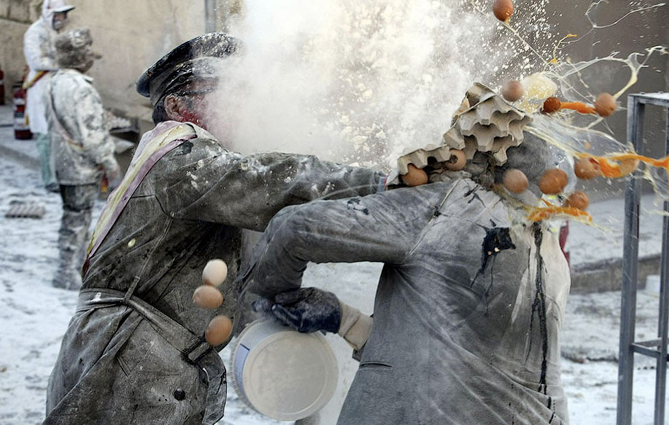 Фотография: Мучная битва в Испании №10 - BigPicture.ru