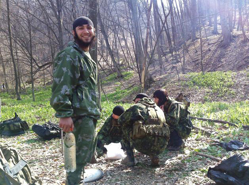 Фотография: Быт террористов. Как живут имаратыши в лесу №13 - BigPicture.ru