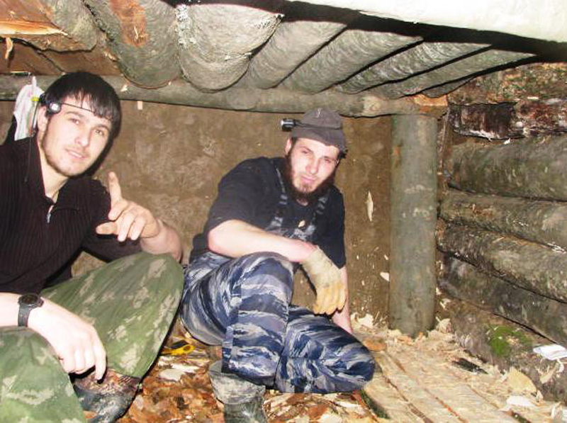 Фотография: Быт террористов. Как живут имаратыши в лесу №3 - BigPicture.ru