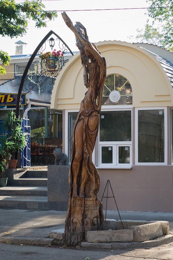 Фотография: Деревянные скульптуры в Симферополе №12 - BigPicture.ru