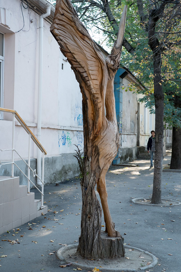 Фотография: Деревянные скульптуры в Симферополе №8 - BigPicture.ru