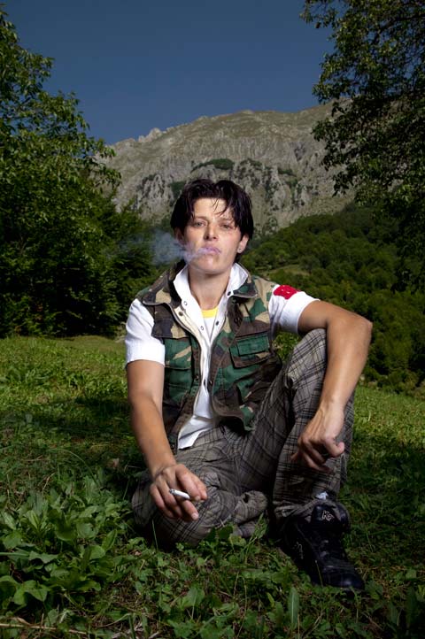 Фотография: Бурнеша: Женщино-мужчины Албании №4 - BigPicture.ru