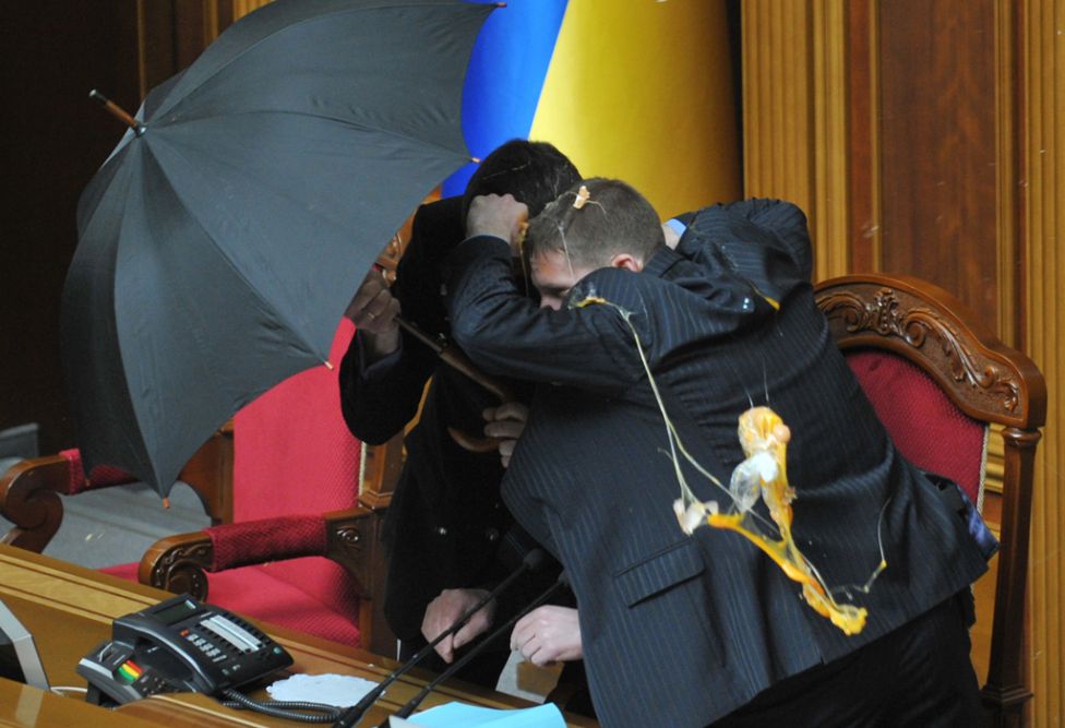 Фотография: Драки в парламентах разных стран мира №20 - BigPicture.ru