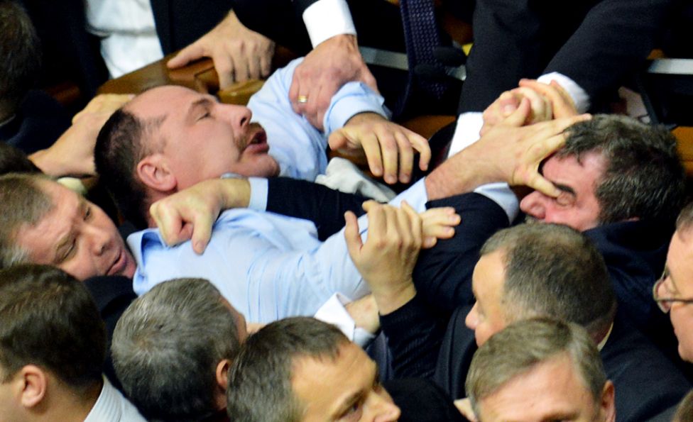 Фотография: Драки в парламентах разных стран мира №23 - BigPicture.ru