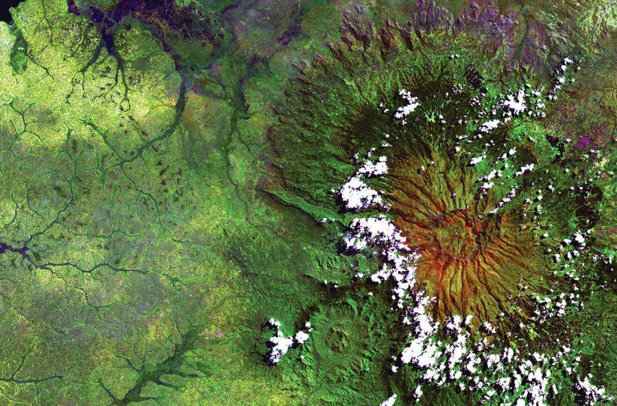 Фотография: Восхитительные фото земной поверхности от NASA №12 - BigPicture.ru