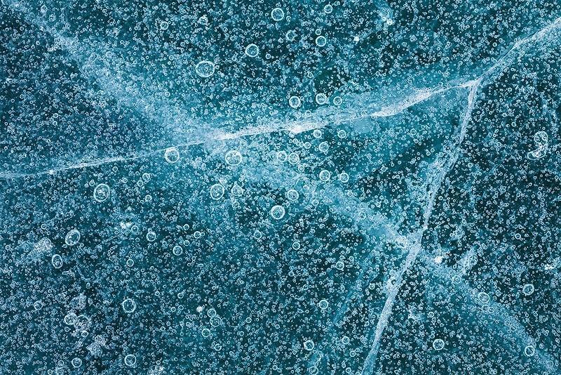 Фотография: Замерзшие пузырьки воздуха в озере №6 - BigPicture.ru