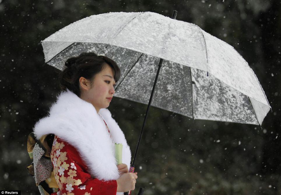 Фотография: Юные японки празднуют вступление во взрослую жизнь №10 - BigPicture.ru