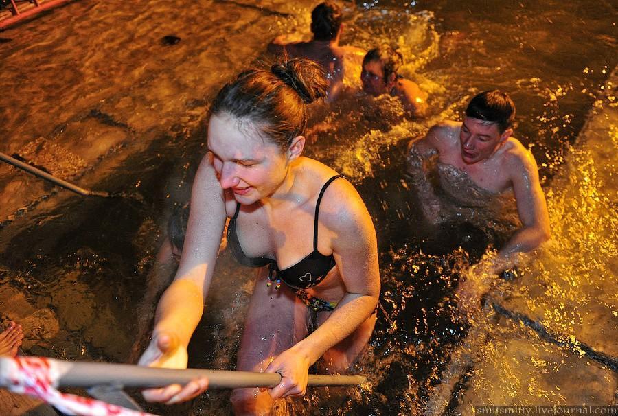 Фотография: Крещенские купания на Спортивной Набережной Владивостока №16 - BigPicture.ru