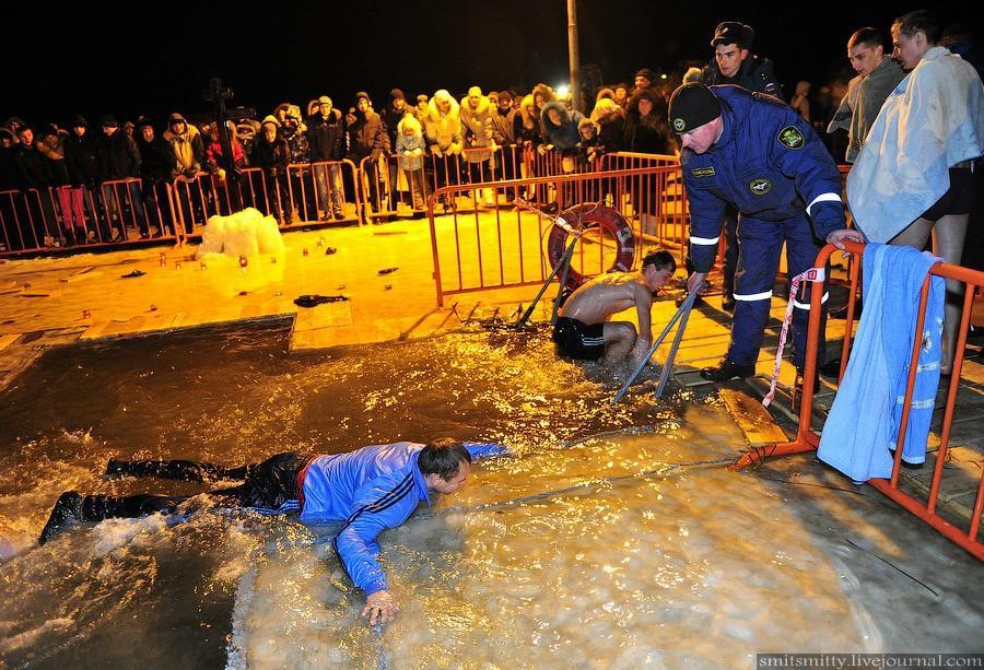 Фотография: Крещенские купания на Спортивной Набережной Владивостока №20 - BigPicture.ru