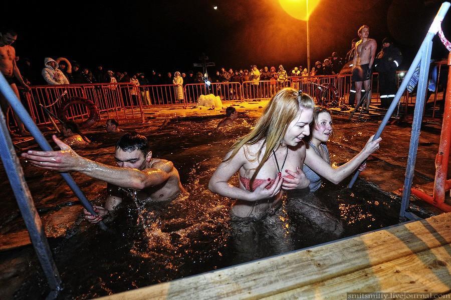 Фотография: Крещенские купания на Спортивной Набережной Владивостока №38 - BigPicture.ru