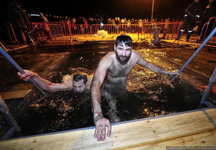 Фотография: Крещенские купания на Спортивной Набережной Владивостока №47 - BigPicture.ru