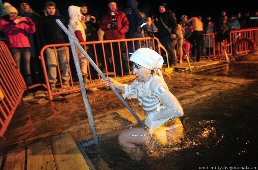 Фотография: Крещенские купания на Спортивной Набережной Владивостока №60 - BigPicture.ru