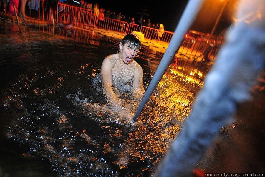 Фотография: Крещенские купания на Спортивной Набережной Владивостока №61 - BigPicture.ru