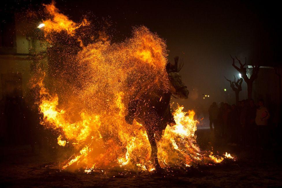 Фотография: Огненный фестиваль Las Luminarias №8 - BigPicture.ru