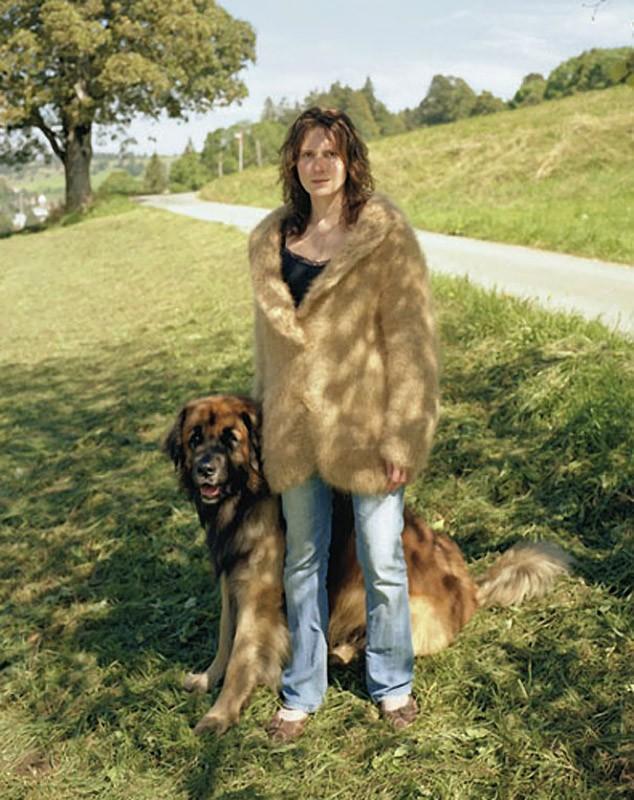 Фотография: Владельцы собак носят одежду из шерсти своих питомцев №6 - BigPicture.ru