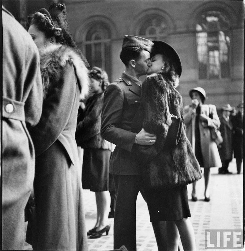 Фотография: Прощание американки. Пенсильванский вокзал. 1943 №23 - BigPicture.ru