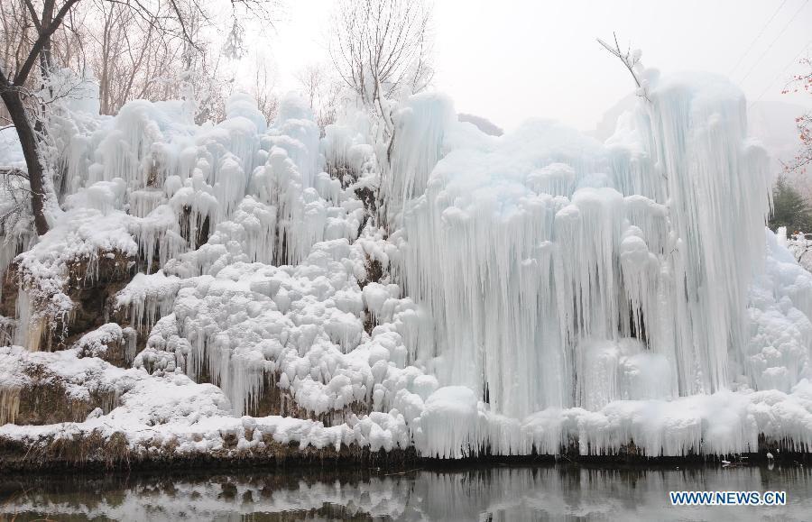Фотография: Удивительные замерзшие водопады по всему миру №5 - BigPicture.ru