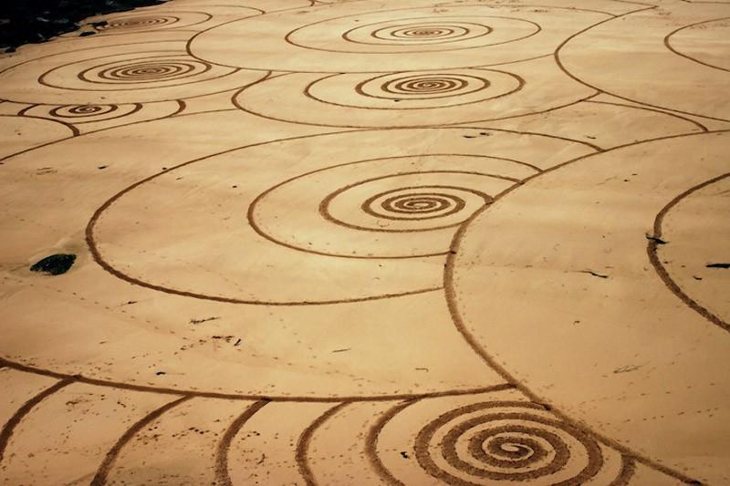 Фотография: Искусство на час – Тони Плант и его картины на песке №6 - BigPicture.ru