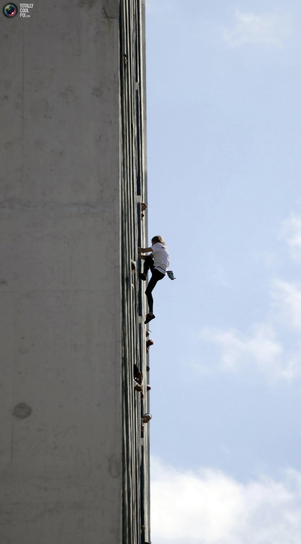 Фотография: Ален Робер покорил самое высокое здание Гаваны №4 - BigPicture.ru