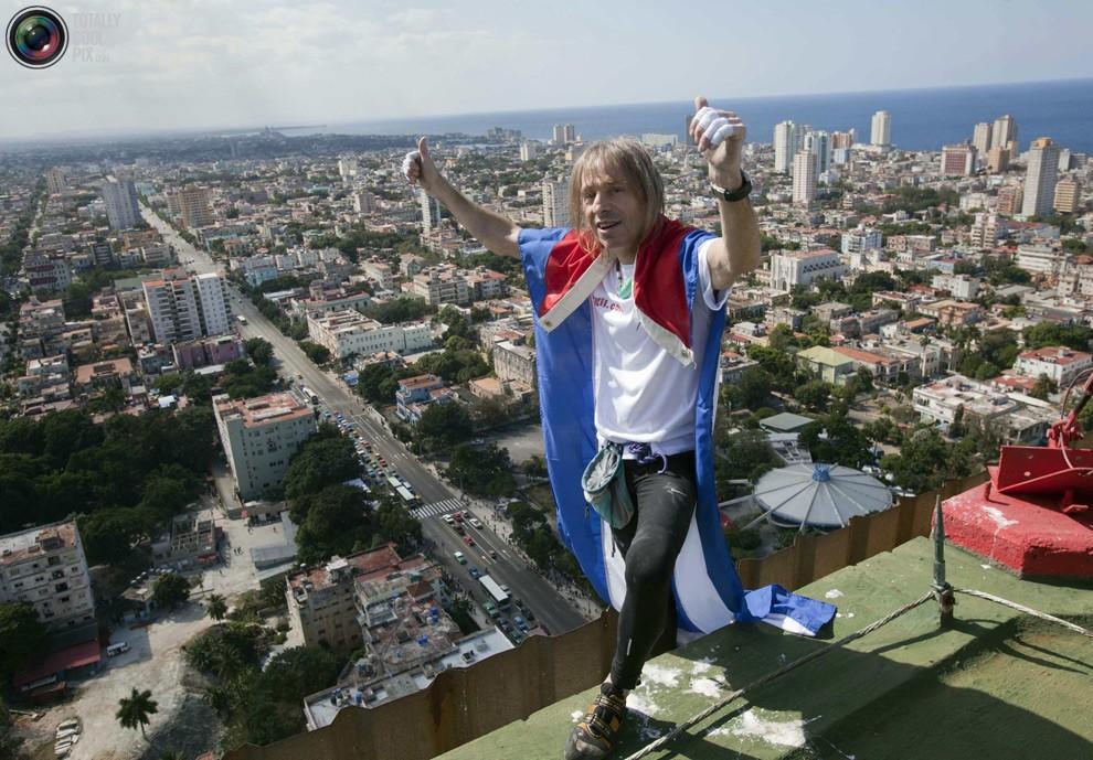 Фотография: Ален Робер покорил самое высокое здание Гаваны №19 - BigPicture.ru