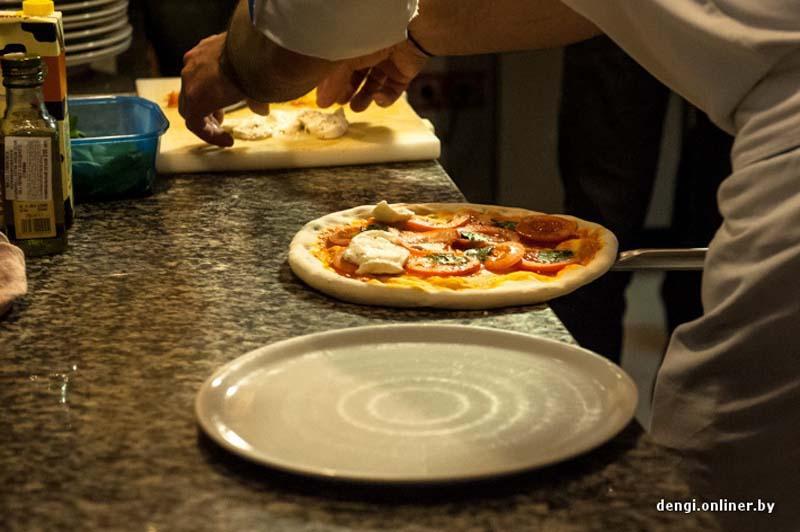 Фотография: Итальянский повар распробовал белорусскую пиццу №42 - BigPicture.ru